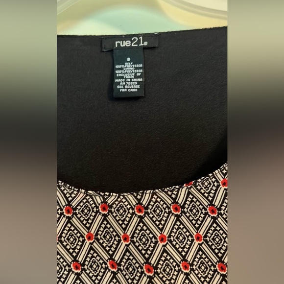 Rue21 Flare Sleeve Dress 🌟 - Picture 3 of 3